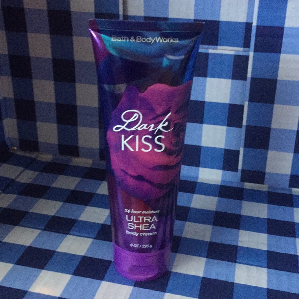 Bath and & body works dark kiss ultra Shea 24 hour cream brand new full size